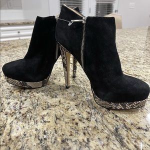 Suede/Animal Boot 7 1/2